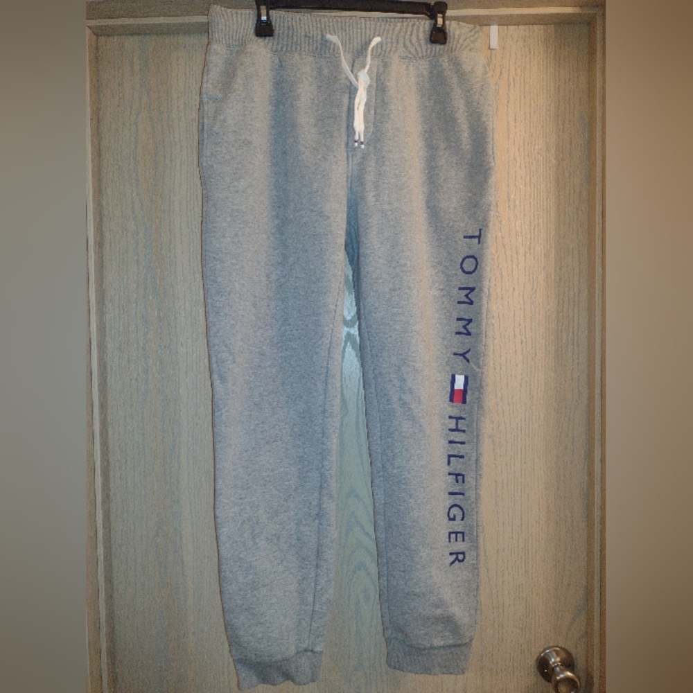 Tommy Hilfiger Gray Jogger Sweatpants. Medium.